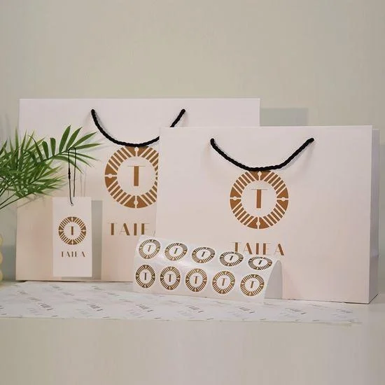 Custom printed paper bags for retail and brand packaging