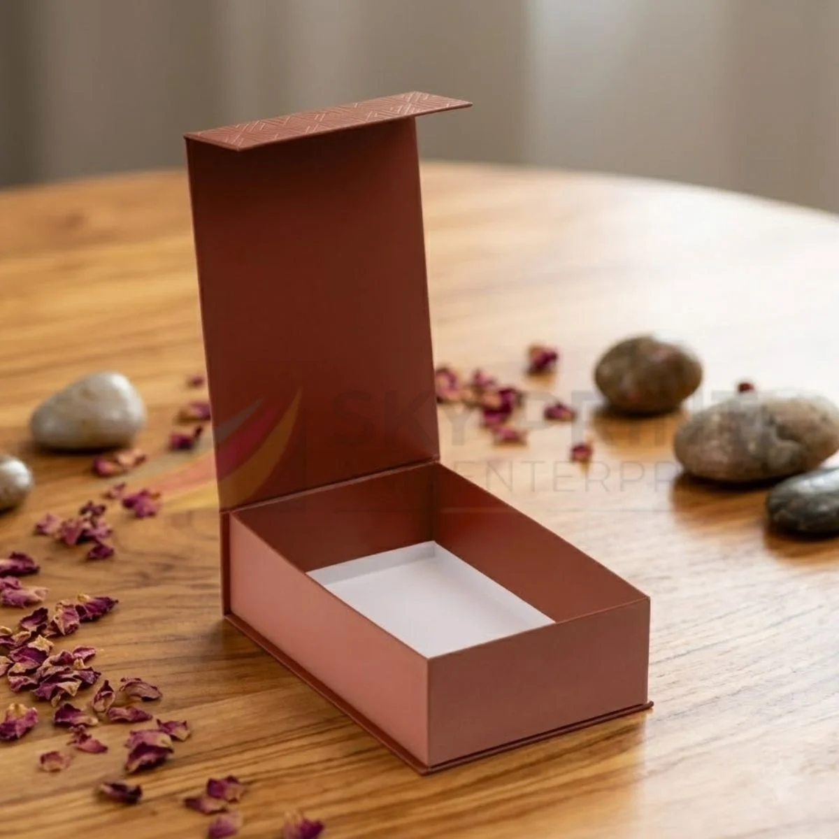 Luxury magnetic rigid corporate gift box for premium gifting and branded packaging
